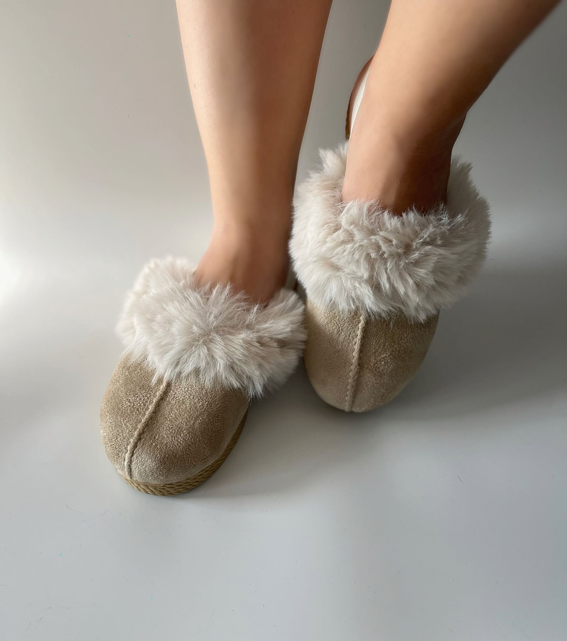 Mery Model Kadın Tüylü Ev Terliği