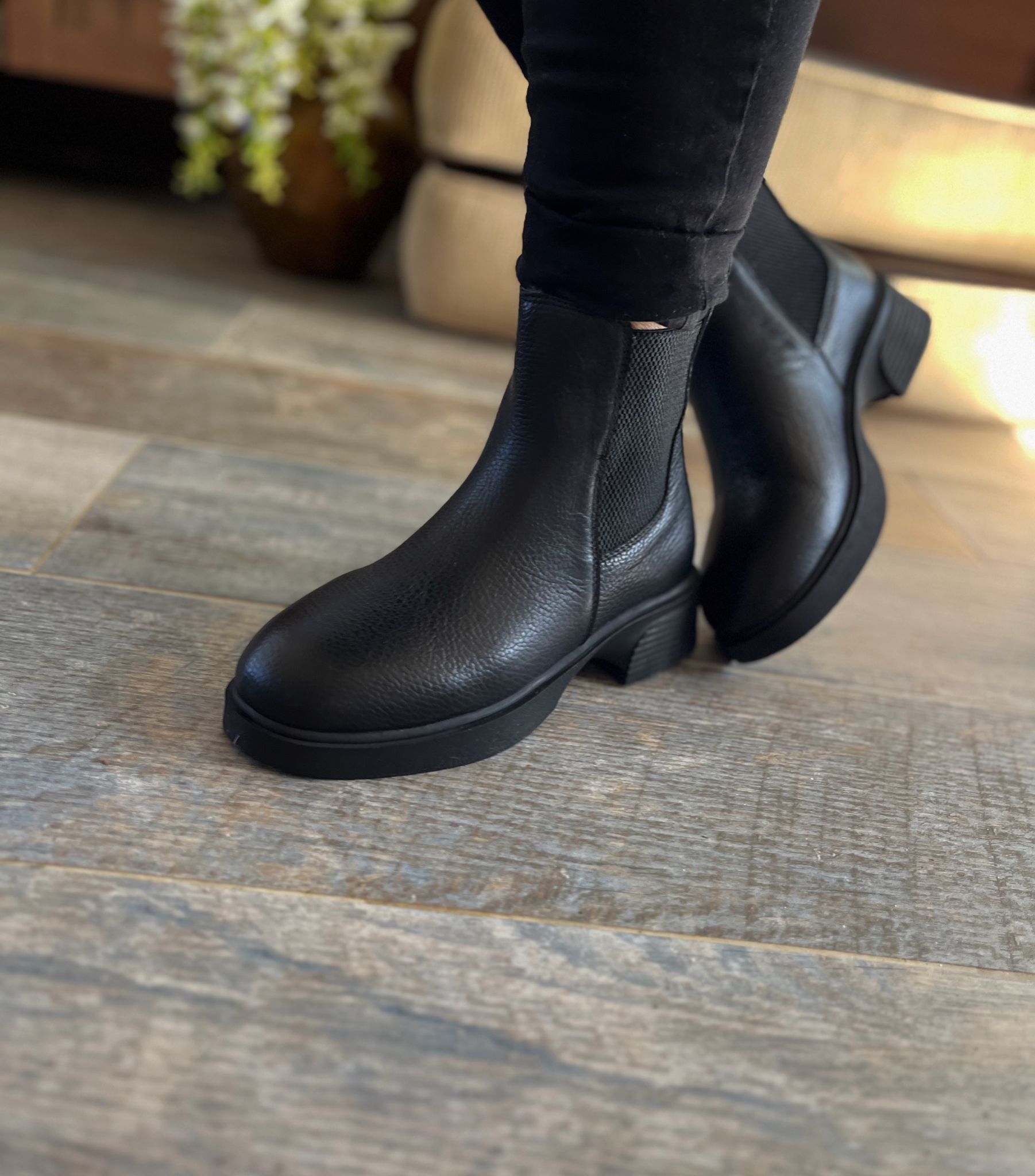 Kadın Hakiki Deri İçi Kürklü Kışlık Bot