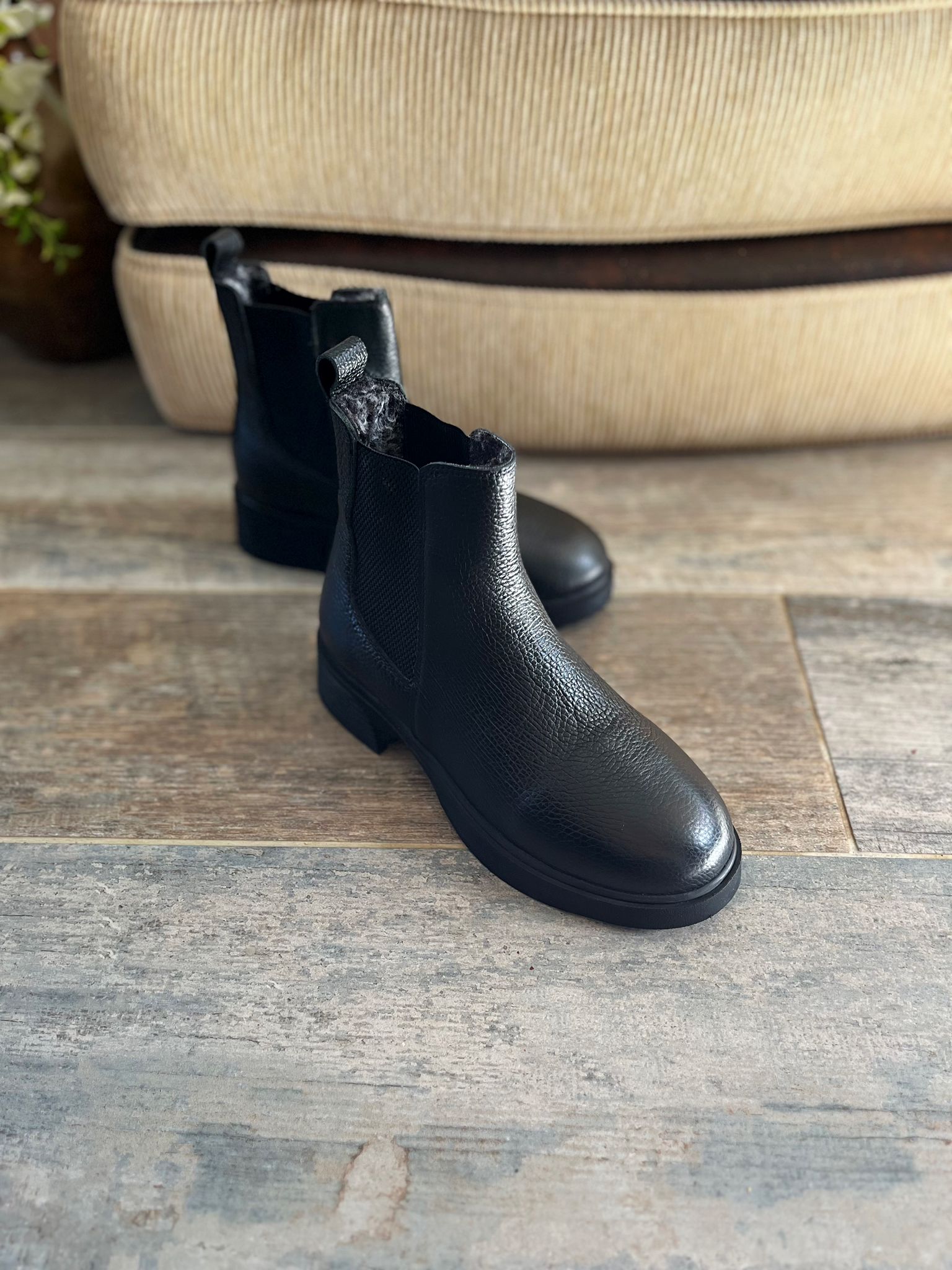 Kadın Hakiki Deri İçi Kürklü Kışlık Bot